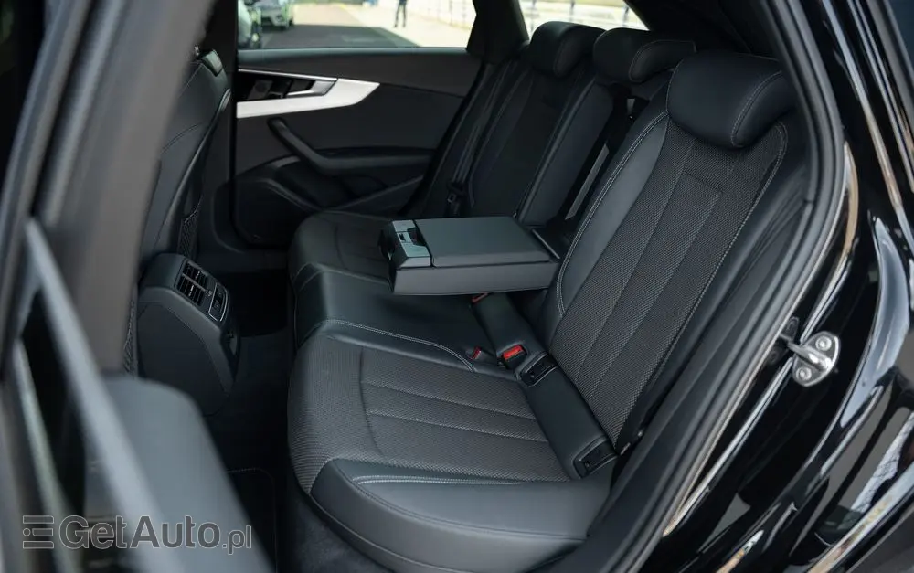 AUDI A4 Avant 35 TFSI S tronic S line