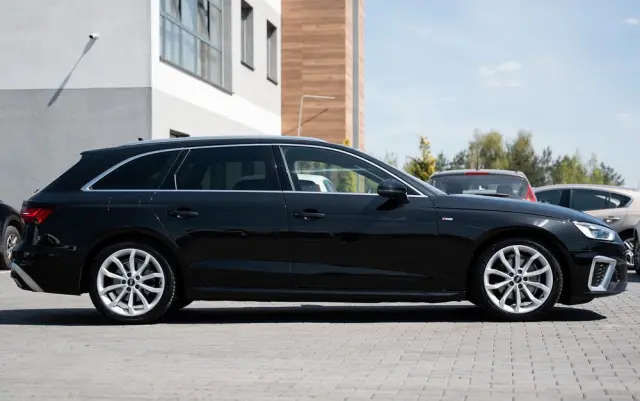 AUDI A4 Avant 35 TFSI S tronic S line