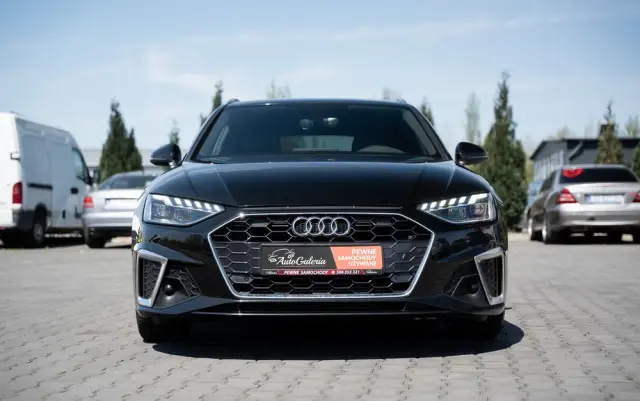 AUDI A4 Avant 35 TFSI S tronic S line