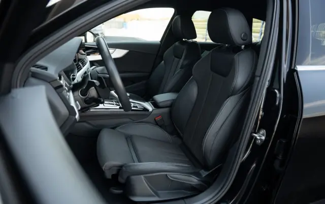 AUDI A4 Avant 35 TFSI S tronic S line
