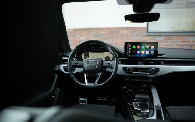 AUDI A4 Avant 35 TFSI S tronic S line
