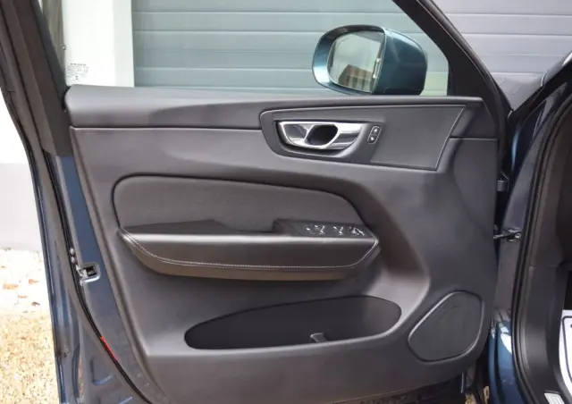 VOLVO XC 60 D3 Momentum Pro