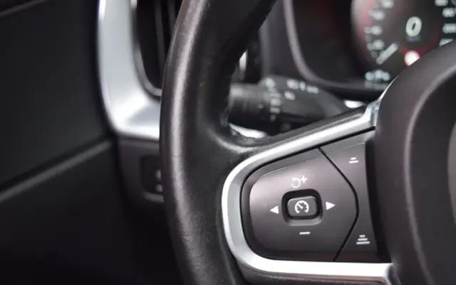 VOLVO XC 60 D3 Momentum Pro