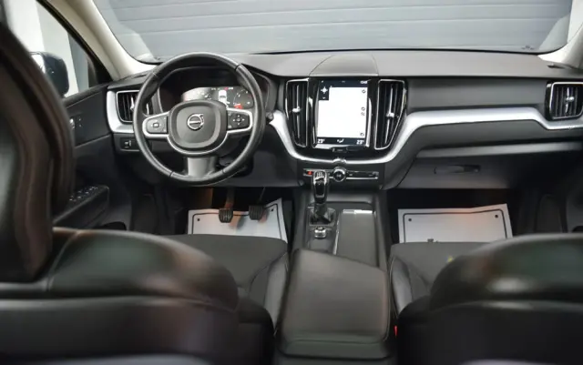VOLVO XC 60 D3 Momentum Pro