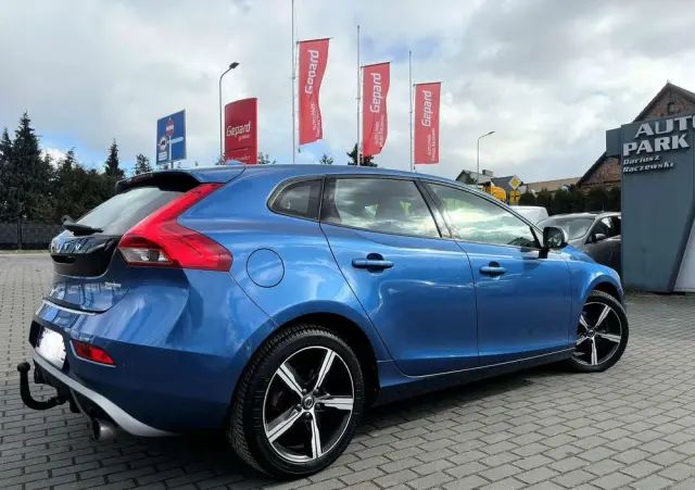 VOLVO V40 D2 Drive-E SCR R-Design Momentum