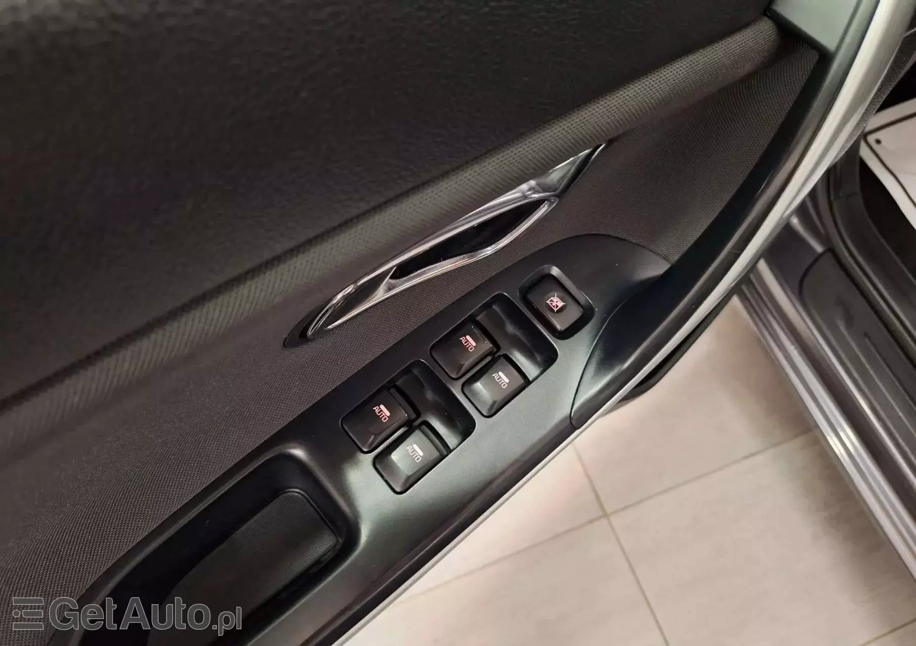 KIA Ceed 1.4 CVVT Dream Team Edition