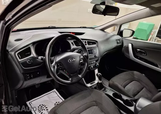 KIA Ceed 1.4 CVVT Dream Team Edition