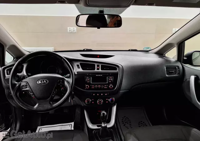 KIA Ceed 1.4 CVVT Dream Team Edition