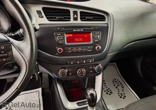 KIA Ceed 1.4 CVVT Dream Team Edition