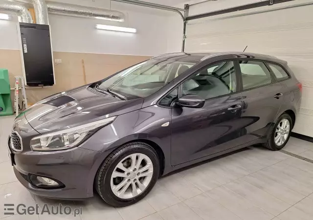 KIA Ceed 1.4 CVVT Dream Team Edition