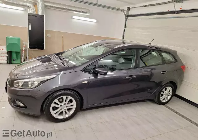 KIA Ceed 1.4 CVVT Dream Team Edition