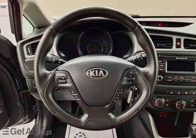 KIA Ceed 1.4 CVVT Dream Team Edition