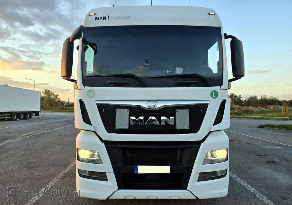 MAN TGX 18.440 + KAESSBOHRER MEGA 