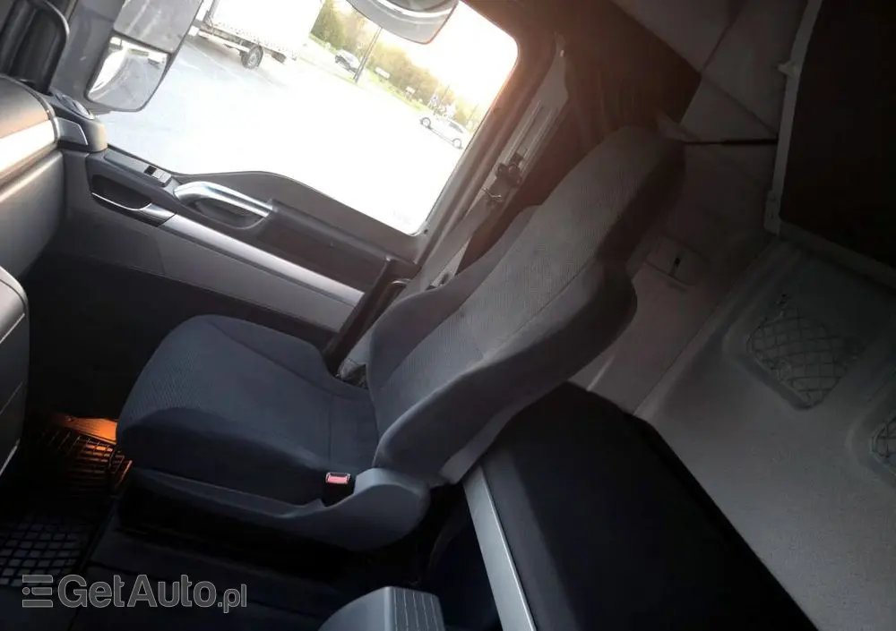 MAN TGX 18.440 + KAESSBOHRER MEGA 