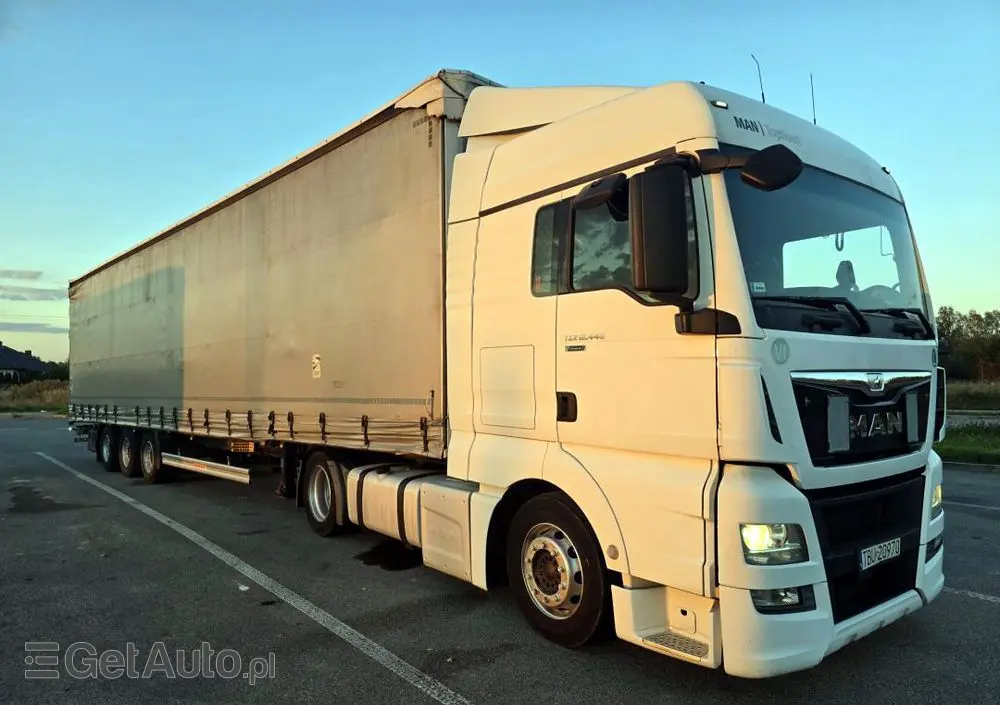 MAN TGX 18.440 + KAESSBOHRER MEGA 