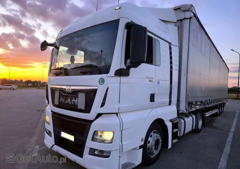 MAN TGX 18.440 + KAESSBOHRER MEGA 