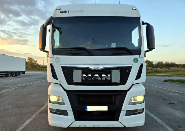 MAN TGX 18.440 + KAESSBOHRER MEGA 