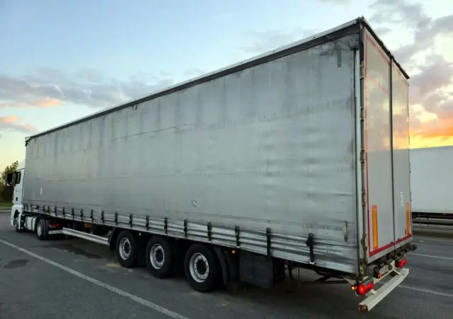 MAN TGX 18.440 + KAESSBOHRER MEGA 