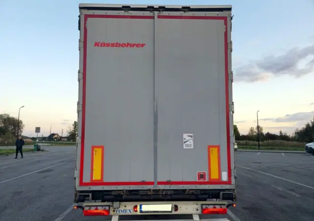 MAN TGX 18.440 + KAESSBOHRER MEGA 