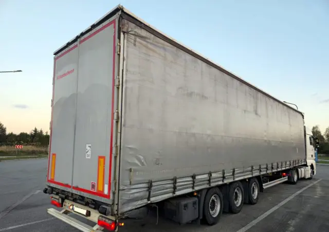 MAN TGX 18.440 + KAESSBOHRER MEGA 