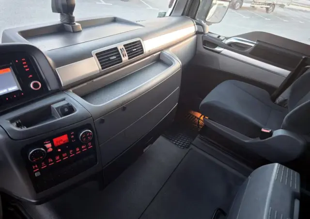 MAN TGX 18.440 + KAESSBOHRER MEGA 