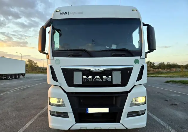 MAN TGX 18.440 + KAESSBOHRER MEGA 