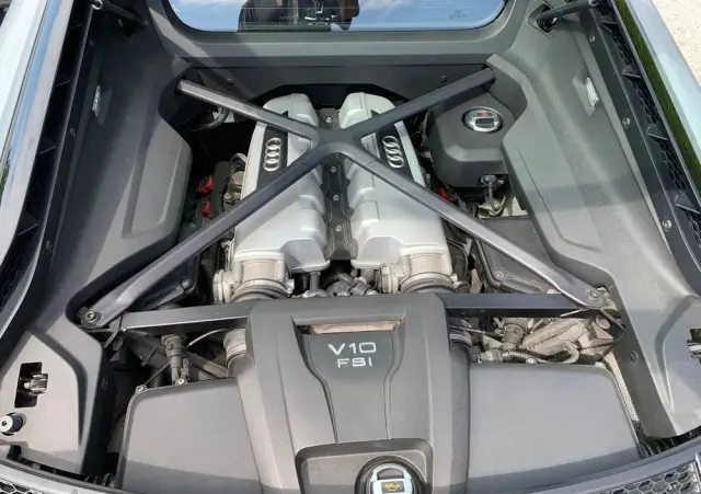 AUDI R8 Coupé 5.2 FSI Quattro Plus