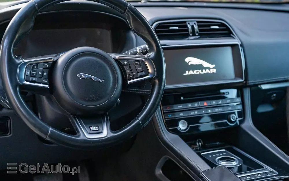 JAGUAR F-Pace 3.0 TDV6 AWD 300 Sport