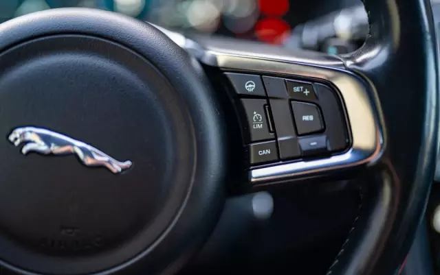 JAGUAR F-Pace 3.0 TDV6 AWD 300 Sport