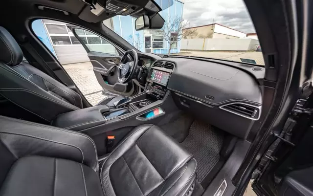 JAGUAR F-Pace 3.0 TDV6 AWD 300 Sport