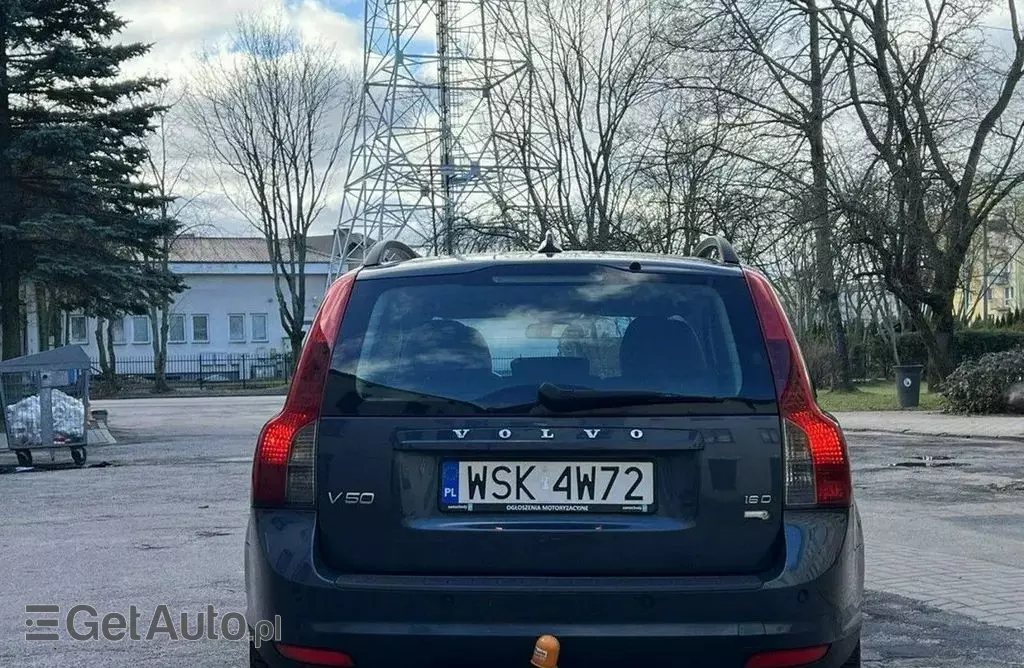 VOLVO V50 