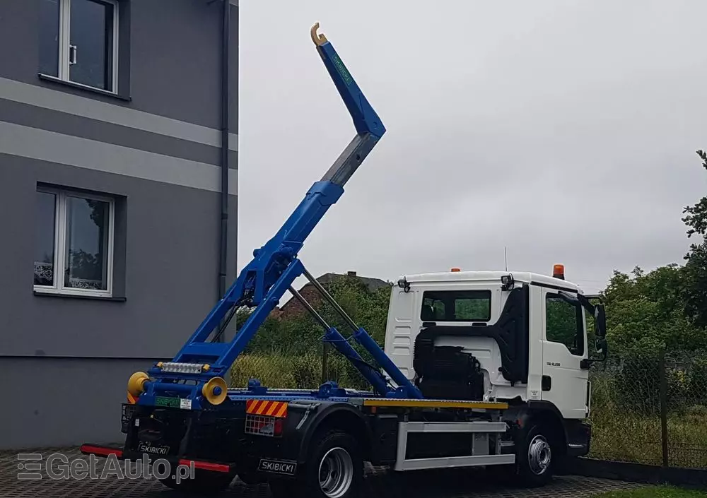 MAN TGL 12.220 HAKOWIEC SKIBICKI 4x2 KLIMA HAKOWIEC DO KONTENERÓW MANUAL 12T POD KONTENERY 