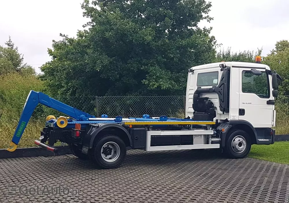 MAN TGL 12.220 HAKOWIEC SKIBICKI 4x2 KLIMA HAKOWIEC DO KONTENERÓW MANUAL 12T POD KONTENERY 
