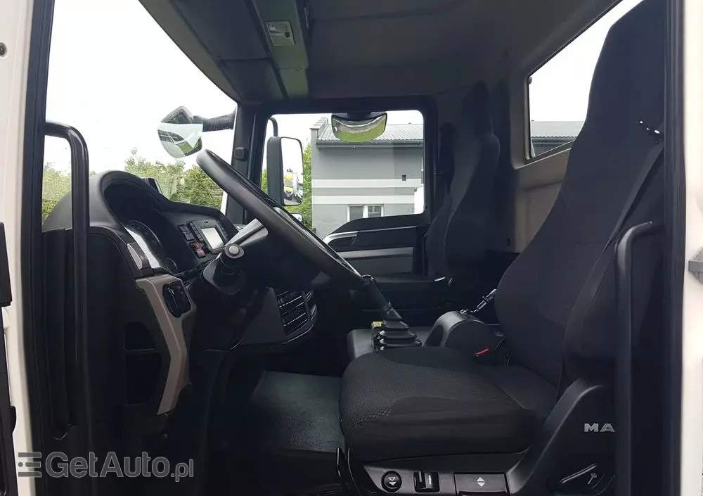 MAN TGL 12.220 HAKOWIEC SKIBICKI 4x2 KLIMA HAKOWIEC DO KONTENERÓW MANUAL 12T POD KONTENERY 