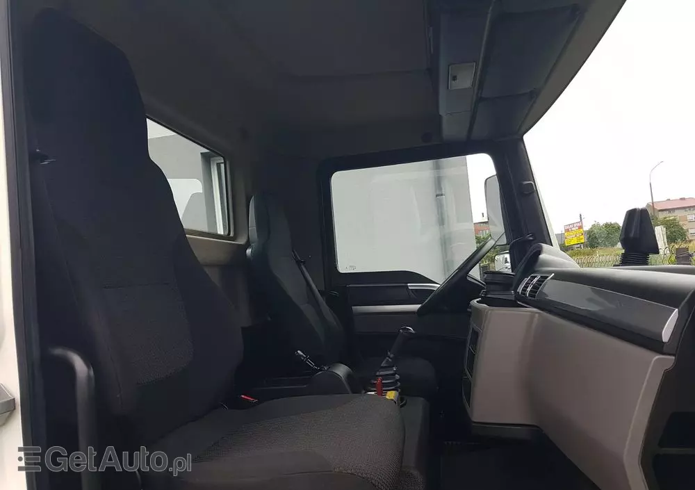 MAN TGL 12.220 HAKOWIEC SKIBICKI 4x2 KLIMA HAKOWIEC DO KONTENERÓW MANUAL 12T POD KONTENERY 