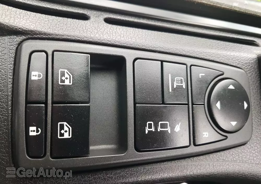 MAN TGL 12.220 HAKOWIEC SKIBICKI 4x2 KLIMA HAKOWIEC DO KONTENERÓW MANUAL 12T POD KONTENERY 