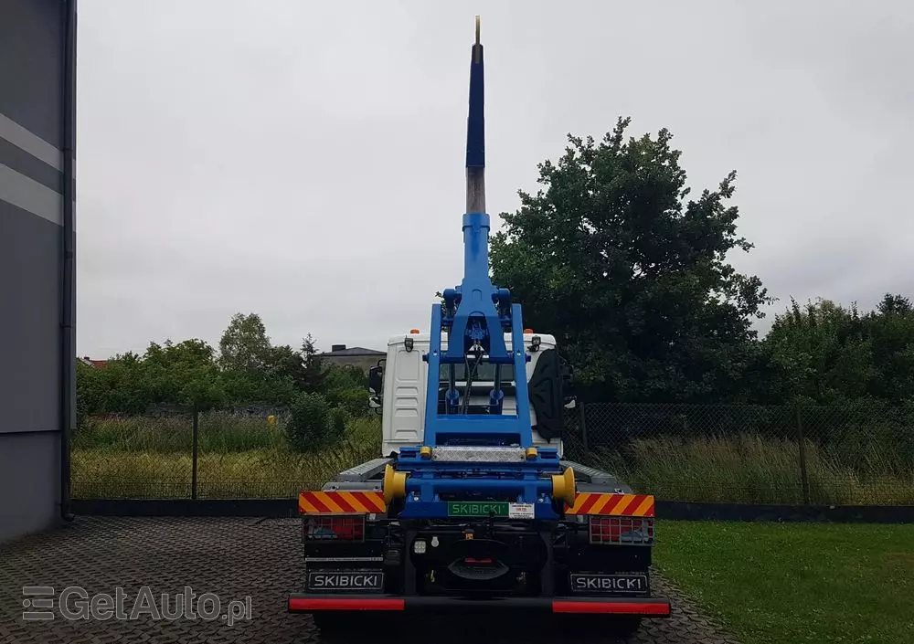 MAN TGL 12.220 HAKOWIEC SKIBICKI 4x2 KLIMA HAKOWIEC DO KONTENERÓW MANUAL 12T POD KONTENERY 