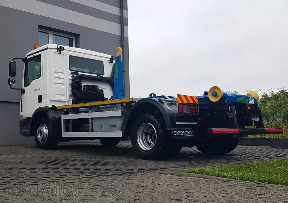 MAN TGL 12.220 HAKOWIEC SKIBICKI 4x2 KLIMA HAKOWIEC DO KONTENERÓW MANUAL 12T POD KONTENERY 