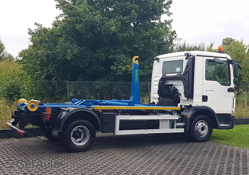 MAN TGL 12.220 HAKOWIEC SKIBICKI 4x2 KLIMA HAKOWIEC DO KONTENERÓW MANUAL 12T POD KONTENERY 