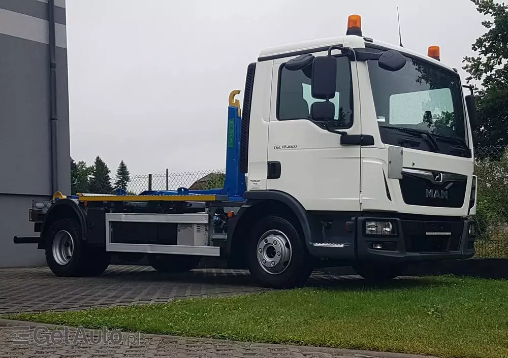 MAN TGL 12.220 HAKOWIEC SKIBICKI 4x2 KLIMA HAKOWIEC DO KONTENERÓW MANUAL 12T POD KONTENERY 