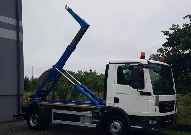 MAN TGL 12.220 HAKOWIEC SKIBICKI 4x2 KLIMA HAKOWIEC DO KONTENERÓW MANUAL 12T POD KONTENERY 
