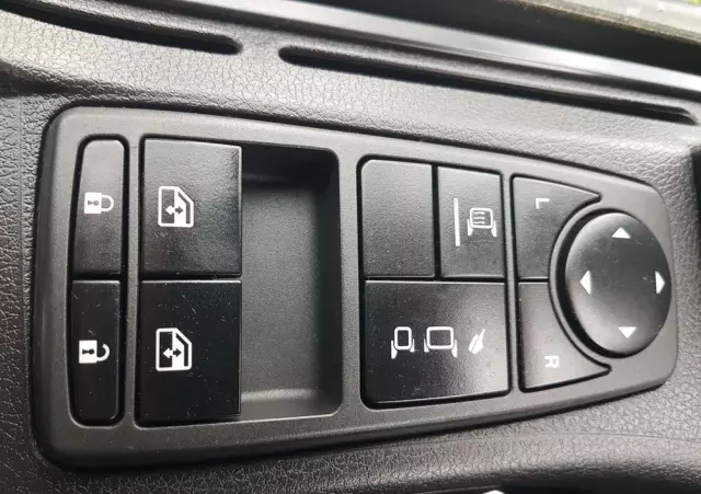 MAN TGL 12.220 HAKOWIEC SKIBICKI 4x2 KLIMA HAKOWIEC DO KONTENERÓW MANUAL 12T POD KONTENERY 