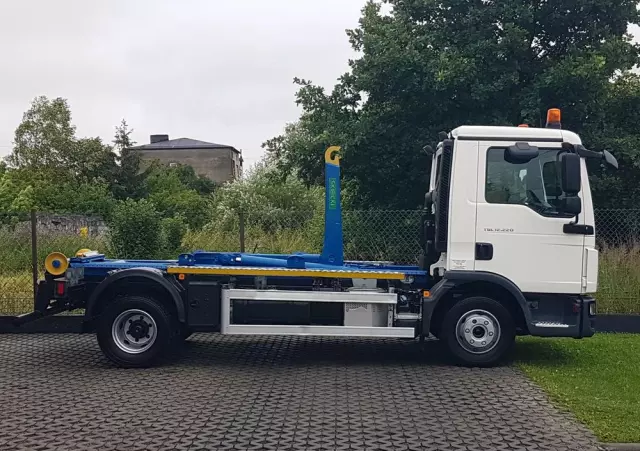 MAN TGL 12.220 HAKOWIEC SKIBICKI 4x2 KLIMA HAKOWIEC DO KONTENERÓW MANUAL 12T POD KONTENERY 