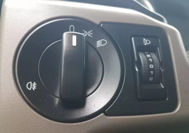 MAN TGL 12.220 HAKOWIEC SKIBICKI 4x2 KLIMA HAKOWIEC DO KONTENERÓW MANUAL 12T POD KONTENERY 