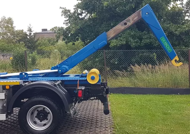 MAN TGL 12.220 HAKOWIEC SKIBICKI 4x2 KLIMA HAKOWIEC DO KONTENERÓW MANUAL 12T POD KONTENERY 