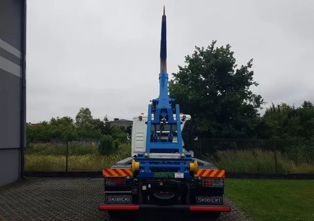 MAN TGL 12.220 HAKOWIEC SKIBICKI 4x2 KLIMA HAKOWIEC DO KONTENERÓW MANUAL 12T POD KONTENERY 