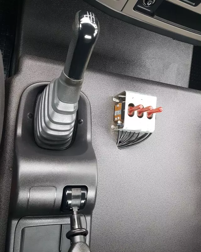 MAN TGL 12.220 HAKOWIEC SKIBICKI 4x2 KLIMA HAKOWIEC DO KONTENERÓW MANUAL 12T POD KONTENERY 