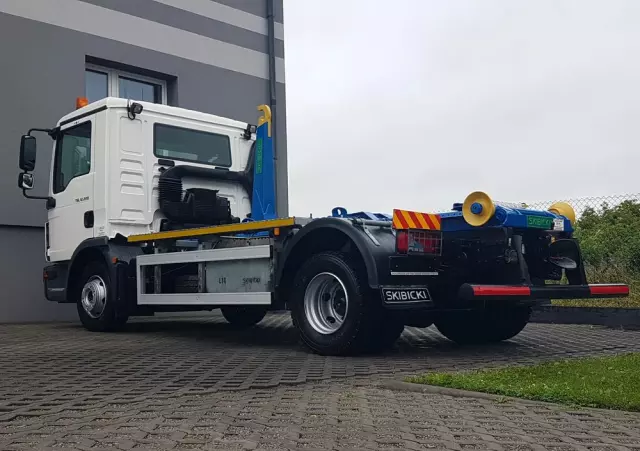 MAN TGL 12.220 HAKOWIEC SKIBICKI 4x2 KLIMA HAKOWIEC DO KONTENERÓW MANUAL 12T POD KONTENERY 