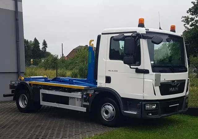MAN TGL 12.220 HAKOWIEC SKIBICKI 4x2 KLIMA HAKOWIEC DO KONTENERÓW MANUAL 12T POD KONTENERY 