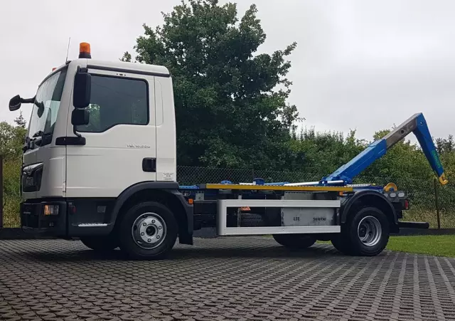 MAN TGL 12.220 HAKOWIEC SKIBICKI 4x2 KLIMA HAKOWIEC DO KONTENERÓW MANUAL 12T POD KONTENERY 